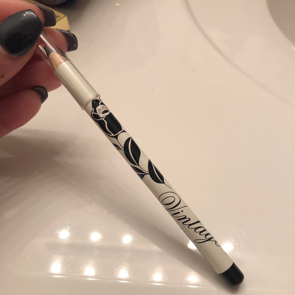 Vintage eyeliner